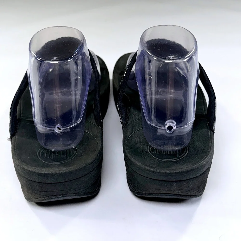FitFlop Pietra Thong Sandal Womens 10 Black Patent Leather Crystal Wedge Comfort